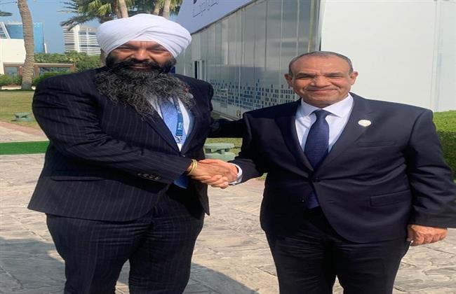 وزير الخارجية يلتقي وزير الدولة الكندي للتنمية الدولية على هامش منتدى الدوحة