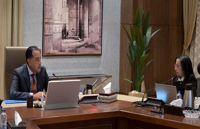 رئيس الوزراء يتابع مع محافظ البحيرة ملفات العمل والموقف التنفيذي لعدد من المشروعات التنموية والخدمية