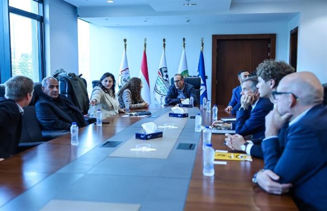 اتحاد الكرة يستقبل وفد السفارة الفرنسية في القاهرة