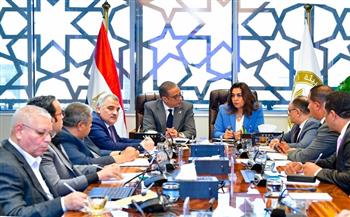 وزيرة التنمية المحلية: جهود تحسين الوضع البيئي لبحيرة قارون قصة نجاح تعاون كافة الجهات الشريكة 