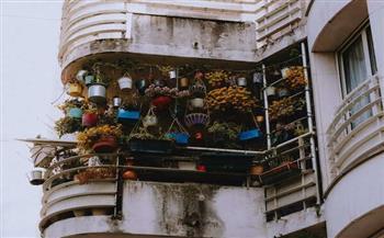 للحفاظ على شرفتك من المخاطر.. 7 أشياء احذري وضعها في البلكونة