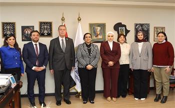 أمل عمار تستقبل سفير دولة فلسطين لتعزيز آفاق التعاون المستقبلي بين الجانبين