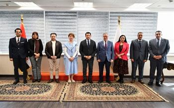 وزير الرياضة يبحث مع وفد لندن مستجدات اعتماد المعمل المصري للمنشطات