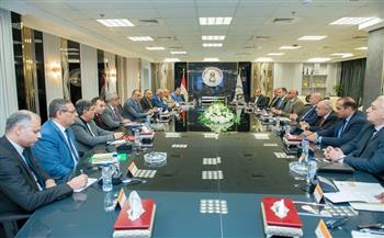 وزير الدولة للإنتاج الحربي يبحث مع محافظي القاهرة والقليوبية سبل تعزيز التعاون المشترك