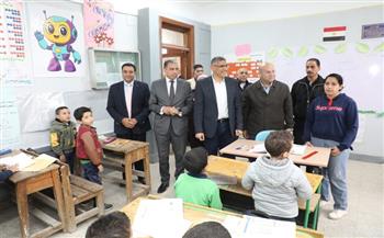 محافظ الجيزة يتابع انتظام العملية التعليمية بمدرسة أسكر الابتدائية بمركز ومدينة الصف