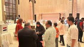 إقبال الناخبين المصريين في الرياض على لجان التصويت بانتخابات الدوائر الملغاة.. تفاصيل