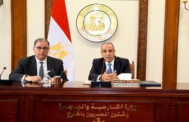 وزير الخارجية يتابع سير العمل بالوزارة والوقوف على مستجدات الملفات السياسية والقنصلية 