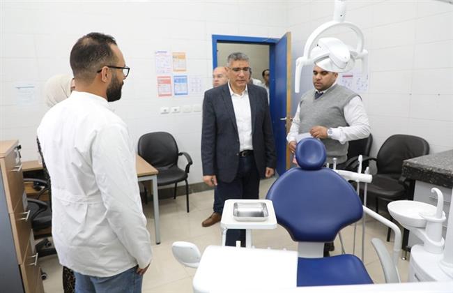 محافظ الجيزة يتابع انتظام العمل داخل مستشفى الصف المركزي ووحدة طب أسرة الفهميين
