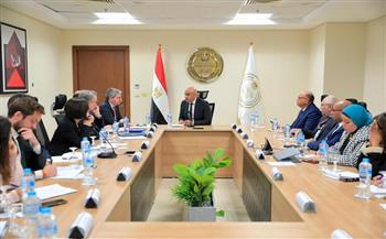 وزير التعليم يبحث مع وفد بنك الاستثمار الأوروبي سبل التوسع في مدارس التكنولوجيا التطبيقية