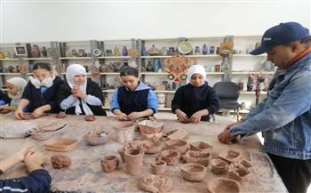 مجمع 15 مايو للفنون المعاصرة ينظم ورشة فنية لطالبات معهد الفتيات الأزهري