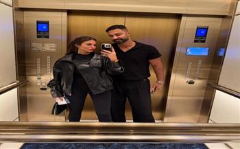 كريم فهمي يشارك جمهوره لحظاته مع زوجته في زيارة قطر وحفل عمرو دياب