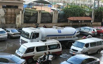 محافظ الدقهلية سيرا على الاقدام في شوارع المنصورة: يتابع جهود التعامل الفوري مع سقوط الأمطار ورفع أي تجمعات 