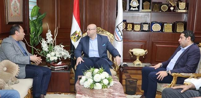 محافظ بني سويف يبحث مع رئيس هيئة تنمية الصعيد مستجدات مشروعات الهيئة الجارية بعدد من مراكز بالمحافظة