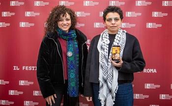 انتصار في روما… “ضايل عنا عرض” يخطف جائزتي الجمهور وأفضل إنتاج