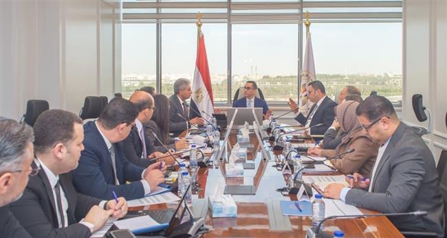  وزراء السياحة والاستثمار والإسكان يناقشون آليات تعزيز الاستثمار في قطاع السياحة