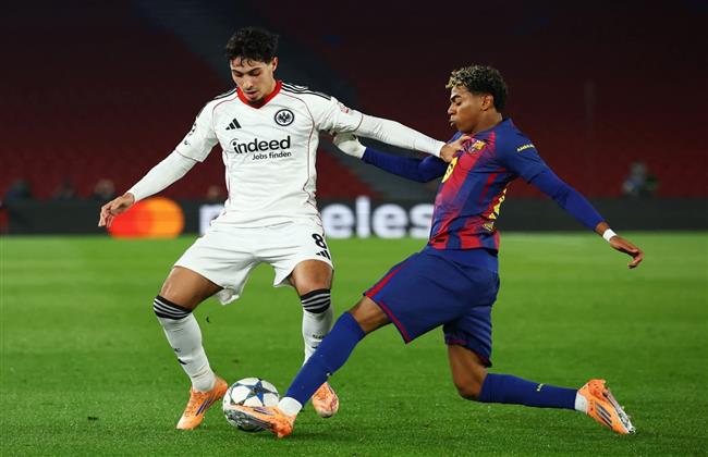دوري أبطال أوروبا.. انطلاق لقاء برشلونة أمام أينتراخت فرانكفورت الألماني
