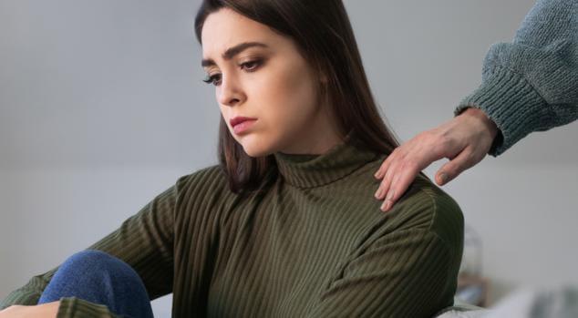 للنساء.. عبارات تخفي ورائها رسائل الإحباط واليأس