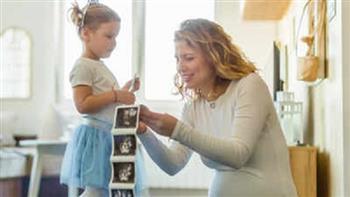 كيف تهيئين طفلك نفسيًا لاستقبال المولود الجديد؟