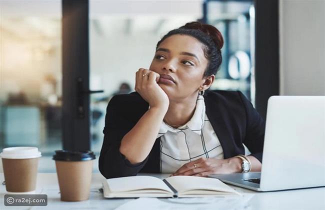 بسبب تفانيها.. محكمة تطرد موظفة تحضر قبل موعد بدء العمل