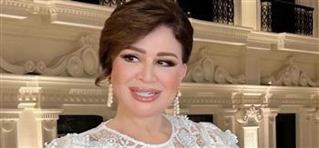 إلهام شاهين تتألق بالدانتيل 