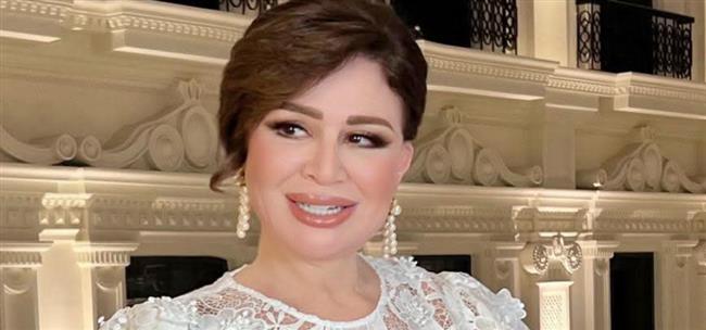 إلهام شاهين تتألق بالدانتيل 