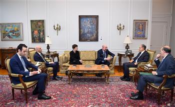 وزير الخارجية يعرب عن التطلع لجذب مزيد من الاستثمارات الأوروبية