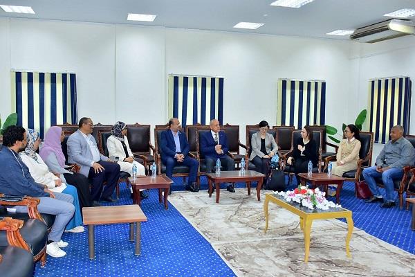 محافظ الأقصر يلتقى وفد «جايكا» بمكتبة مصر العامة بالأقصر ويشيد بدورها الثقافي وبرامج التدريب