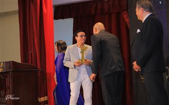 المخرج محمد كرم : تأجيل حفل "جوائز الأفضل عربيًا" إلى عام 2026