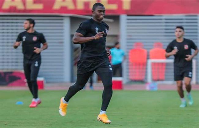 أليو ديانج يشارك في التدريبات الجماعية للأهلي استعدادًا للقاء إنبي