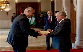 سفير مصر لدى الأردن يقدم أوراق اعتماده للملك عبد الله الثاني