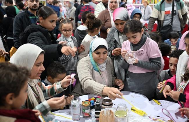 فن وإبداع في ورش قصور الثقافة للأطفال بمعرض الكتاب