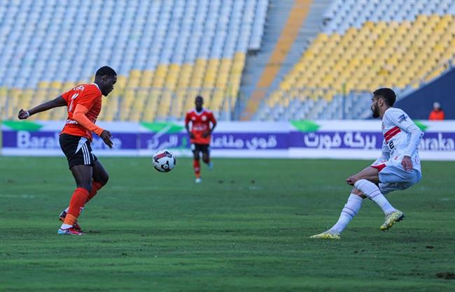 انطلاق مباراة الزمالك وفاركو في الدوري الممتاز