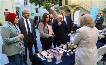 وزيرة التنمية المحلية تفتتح معرض "أيادي مصر" بمقر الجامعة الجامعة الأمريكية بالتحرير