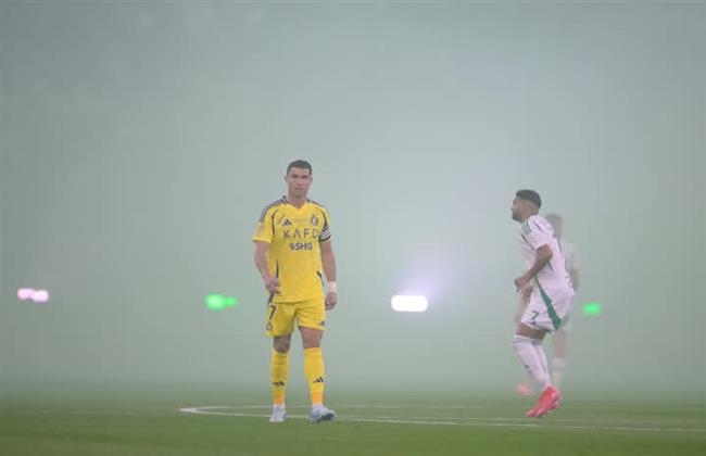 الدوري السعودي.. النصر يتقدم على الأهلي بهدف في الشوط الأول 