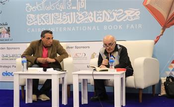 معرض القاهرة للكتاب الـ 56 ينظم أمسية للشاعر اللبناني عباس بيضون 