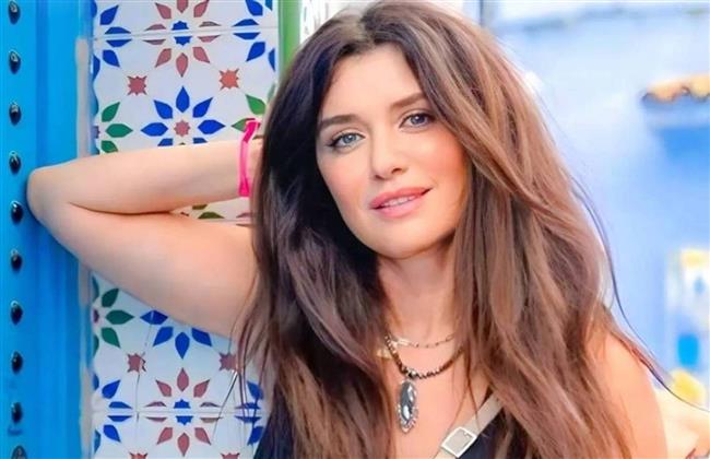 غادة عادل تروج للجزء الخامس من 'المداح"
