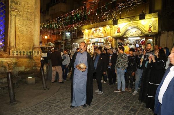 في عرض جماهيري.. الأراجوز التراثي يحكي سيرة الشارع الأعظم