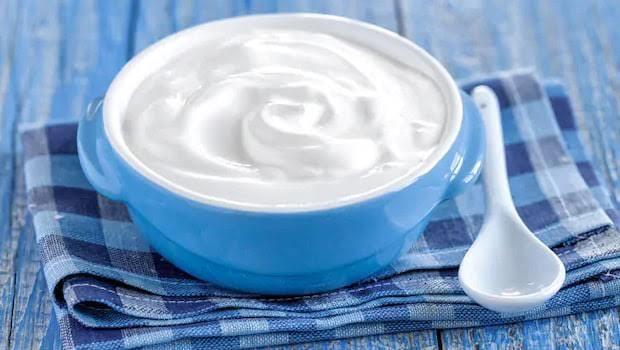 اعرفي السر.. الزبادي أفضل الأطعمة على السحور