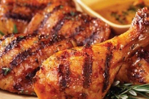 إفطار 24 رمضان.. فراخ مشوية بدبس التمر مع أرز بالكبدة