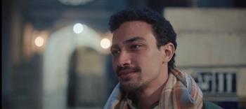 أحمد غزي يعيد مشهد أحمد زكي ومحمود المليجي في الحلقة الـ11 من «قهوة المحطة»