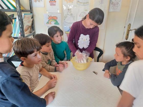 مركز تنمية حلوان يزرع الفرح في قلوب الأطفال في ورشة «كحك العيد»