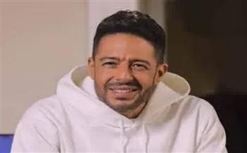 تفاصيل الحالة الصحية لـ محمد حماقي بعد نقله إلى المستشفى