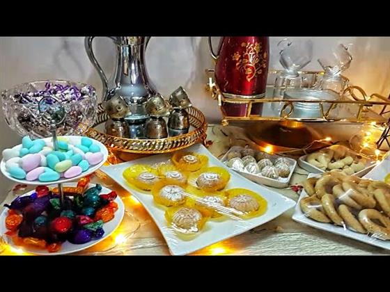 إتيكيت شراء وتقديم حلويات العيد كواجب ضيافة |خاص