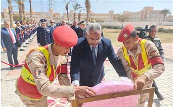 محافظة البحر الأحمر تحيي ذكرى يوم الشهيد بوضع أكاليل الزهور على مقابر الأبطال