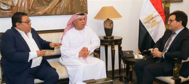 وزير الثقافة يعقد اجتماعًا موسعًا مع الهيئة العربية للمسرح
