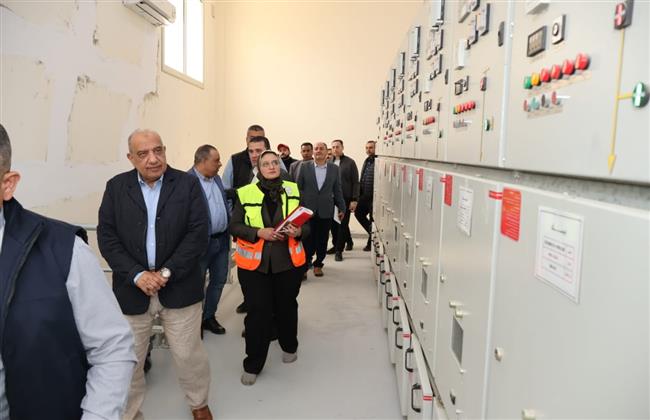 وزير الكهرباء يتفقد محطات محولات رشيد بمشروعات التنمية الزراعية بالدلتا الجديدة