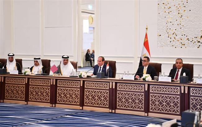  الرئيس السيسي يلتقي في العاصمة القطرية الدوحة بممثلي مجتمع الأعمال القطري