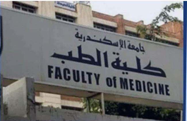 عميد طب الإسكندرية يؤكد أهمية تسلح الخريجين بالتعليم المستمر لمواكبة ثورة التطورات التكنولوجية