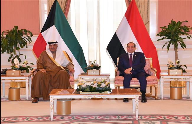الرئيس السيسي يستقبل ولي العهد الكويتي بمقر إقامته بالكويت