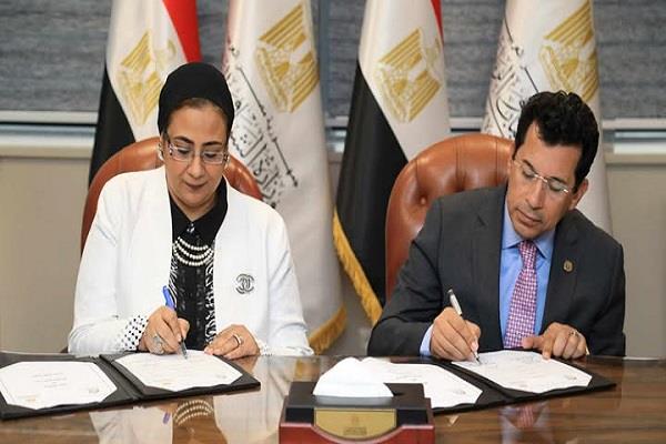 «القومي للمرأة» يوقع برتوكول تعاون مع وزارة الشباب والرياضة 